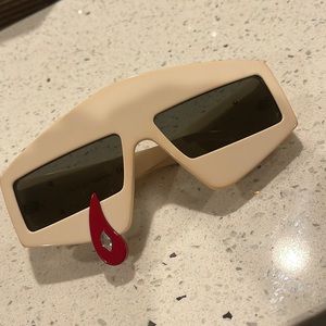 GUCCI sunglasses white & red Hollywood forever